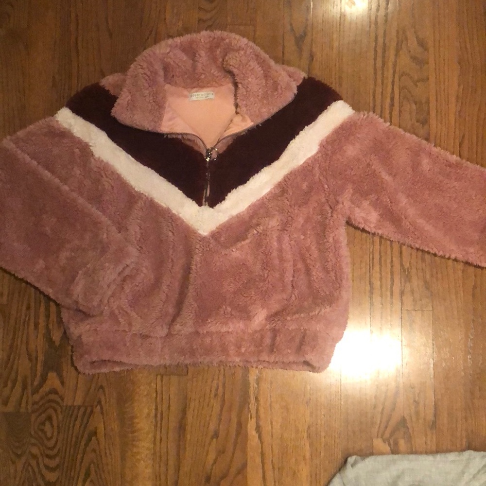 Paper crane medium half zip cropped teddy jacket. Fuzzy and thick high quality.